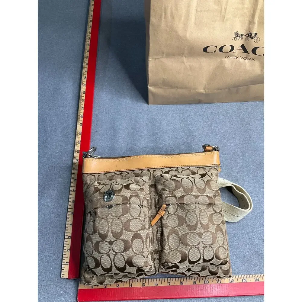 Vintage Canvas Coach 6448 Logo Pattern Shoulder Bag Beige